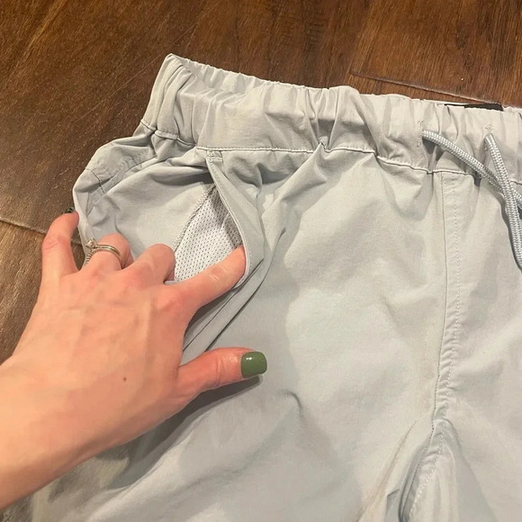 Realtree Hybrid Fishing Zip Pocket Nylon Drawstring Shorts - Picture 3 of 8